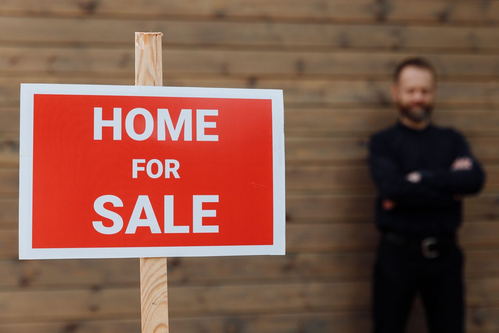 San Juan homeowner reviewing traditional home selling costs